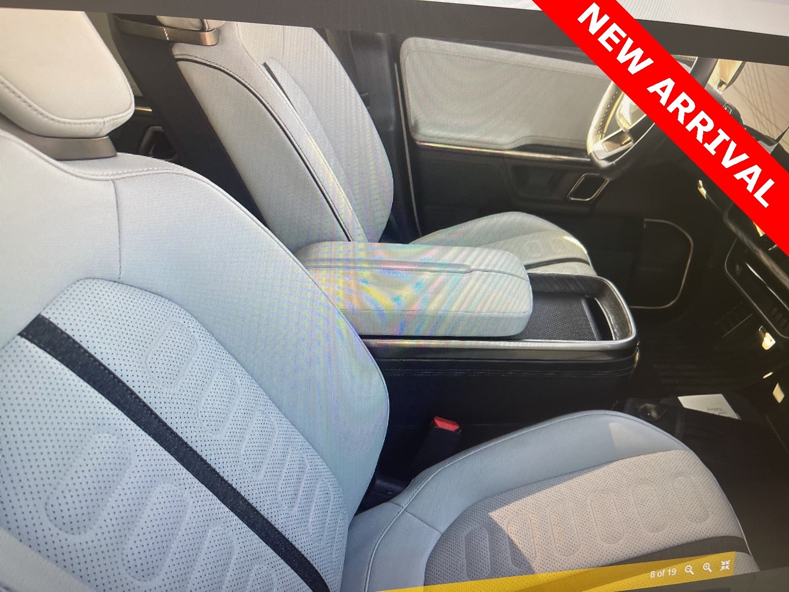 Thumbnail: 2022 Rivian R1T - 7