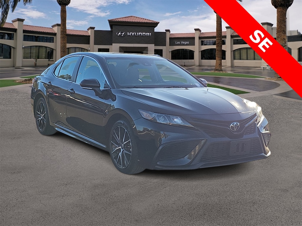 Used 2022 Toyota Camry SE Sedan