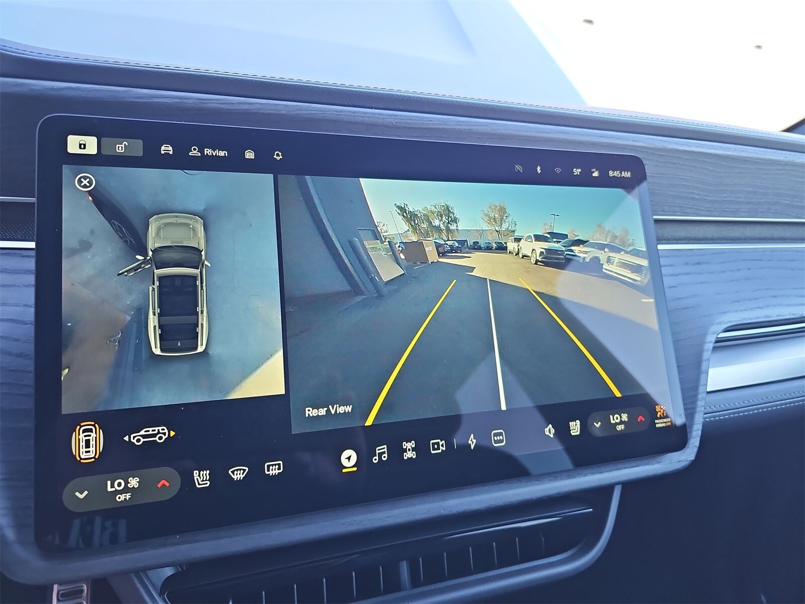 Thumbnail: 2023 Rivian R1S - 25