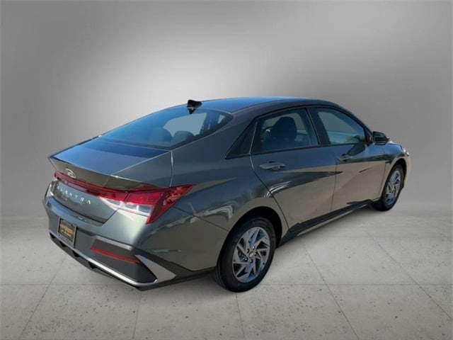Thumbnail: 2024 Hyundai Elantra - 12