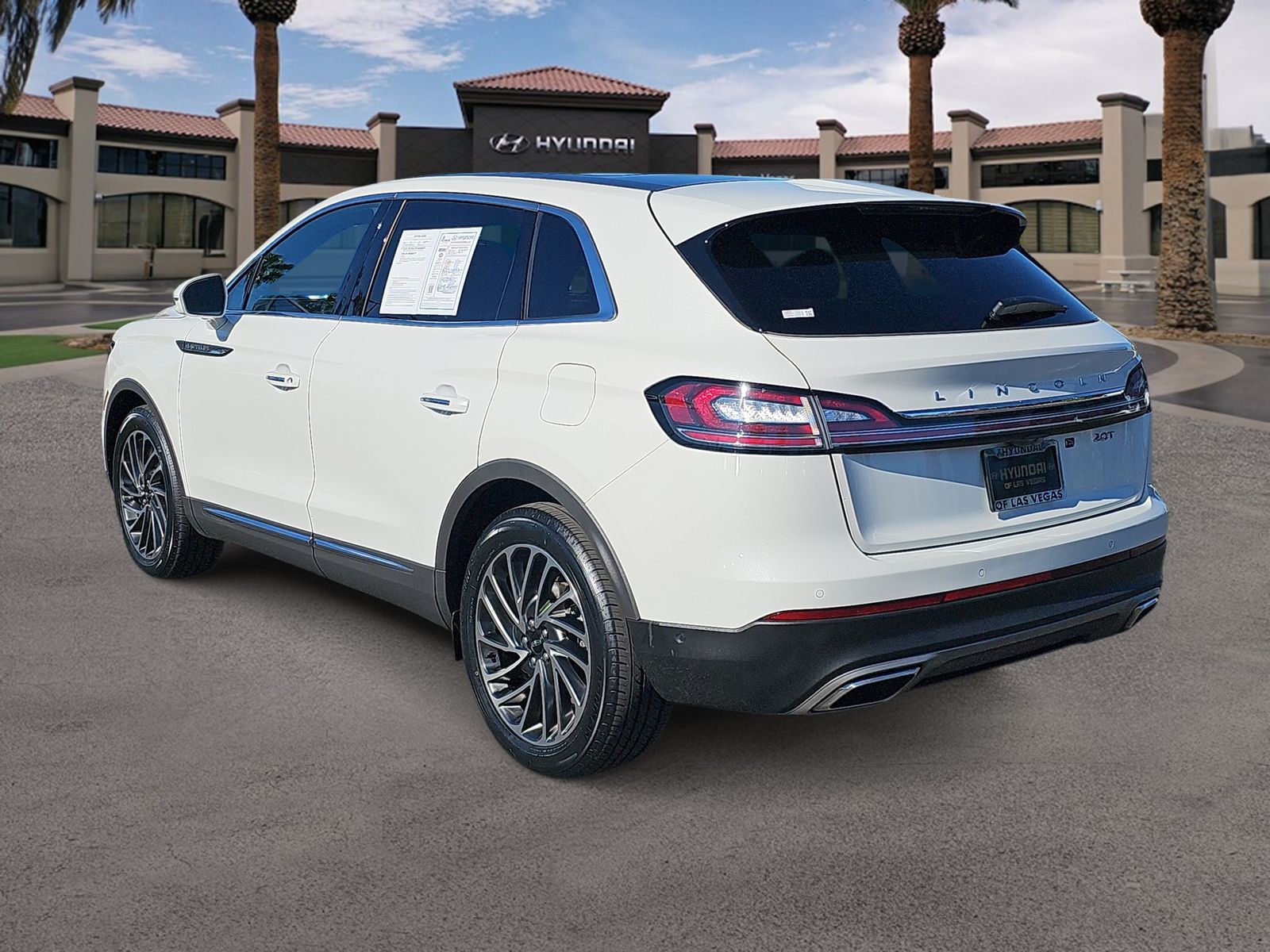 Thumbnail: 2020 Lincoln Nautilus - 6