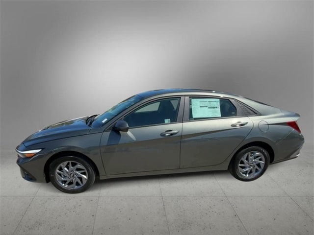 Thumbnail: 2024 Hyundai Elantra - 6