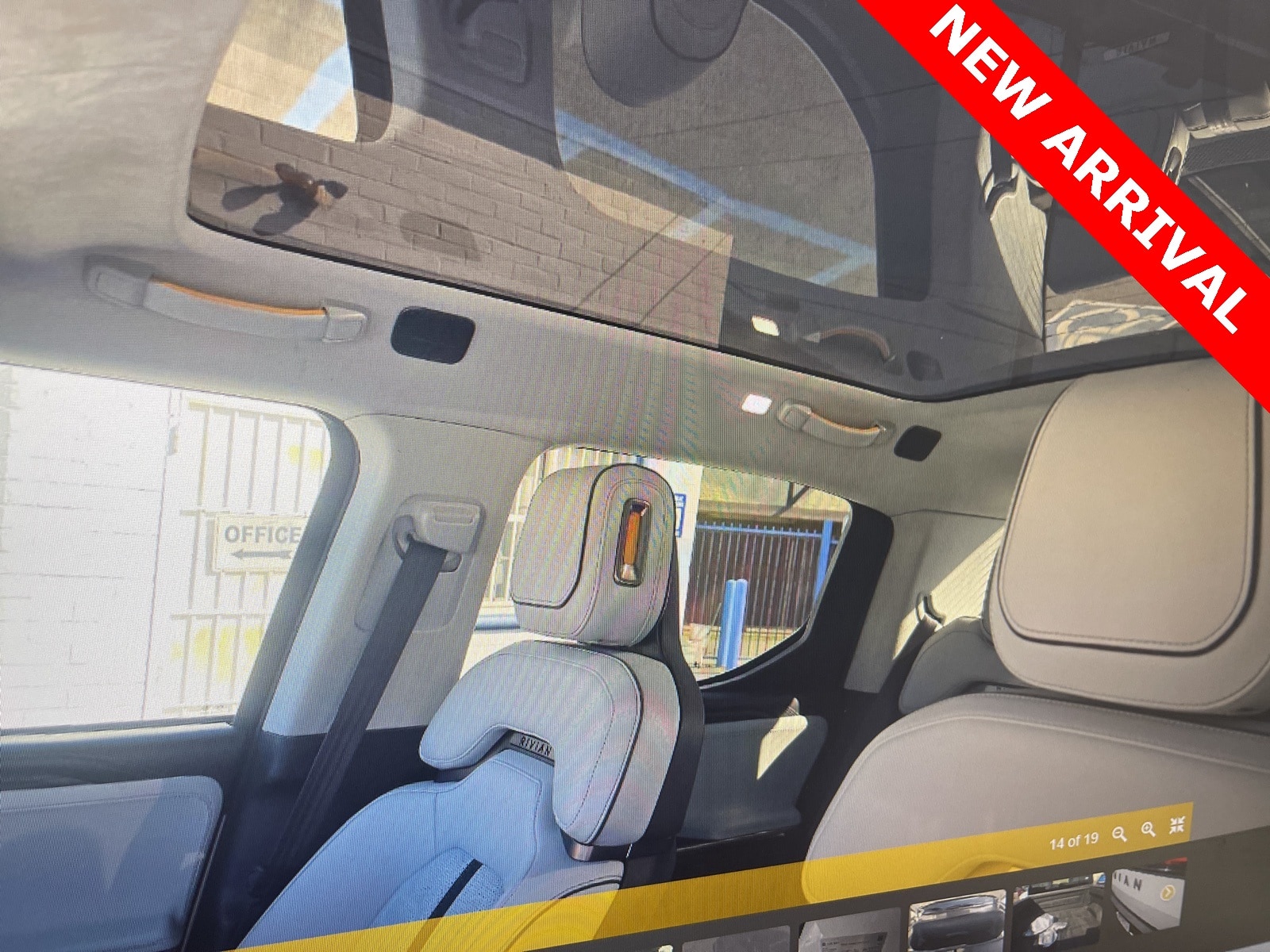 Thumbnail: 2022 Rivian R1T - 13