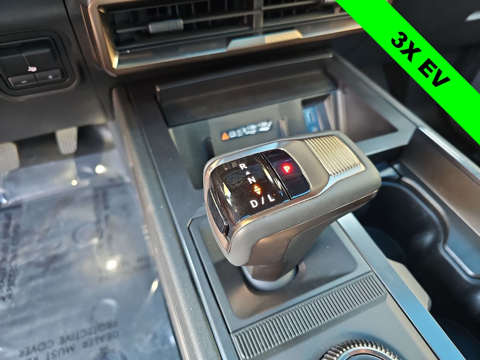 Thumbnail: 2024 GMC Hummer EV - 21