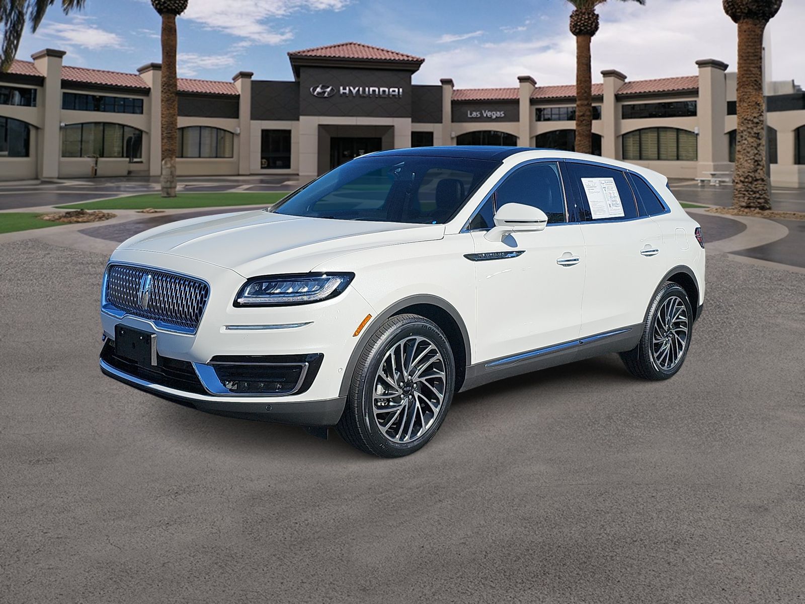 Thumbnail: 2020 Lincoln Nautilus - 4