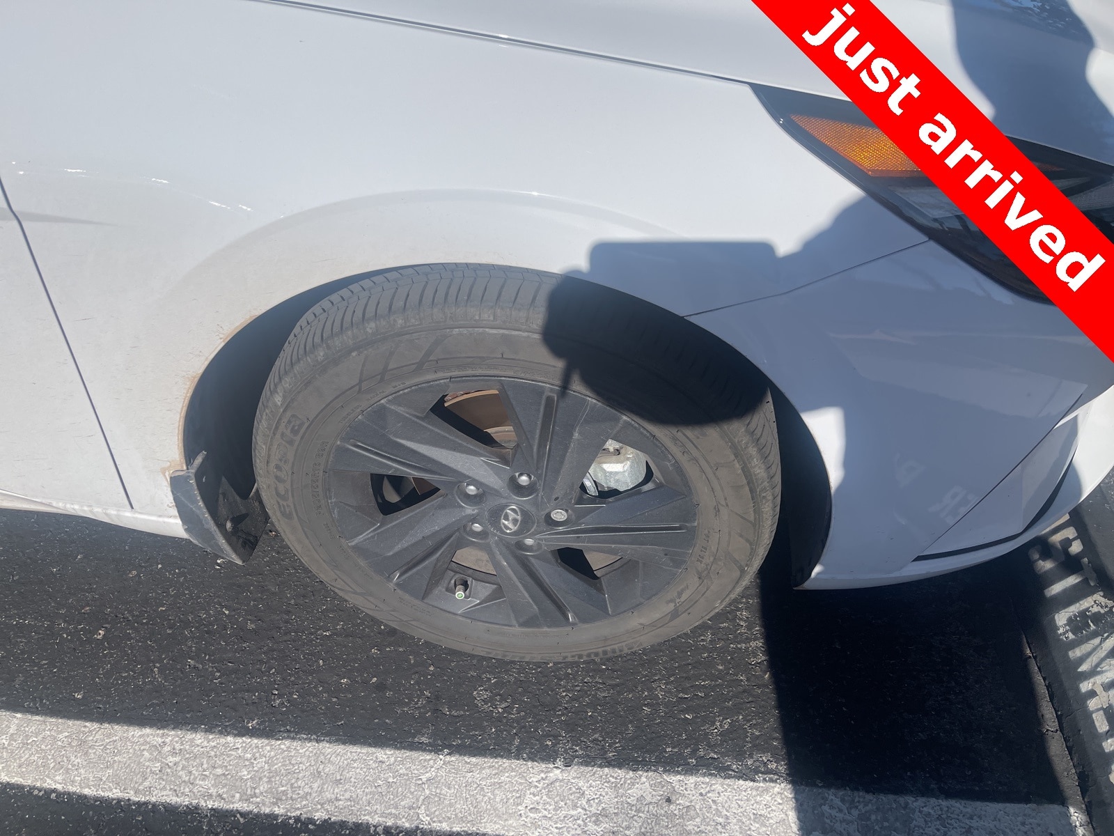 Thumbnail: 2023 Hyundai Elantra - 3