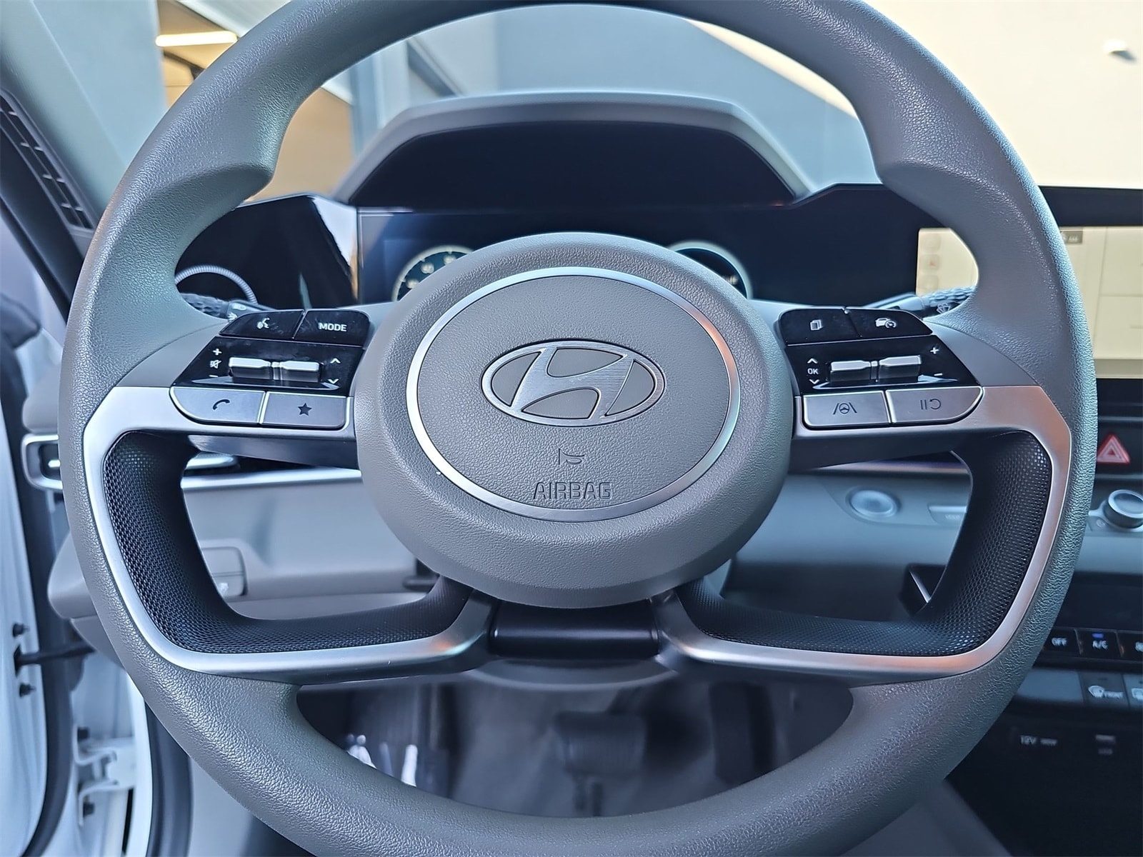 Thumbnail: 2024 Hyundai Elantra - 19