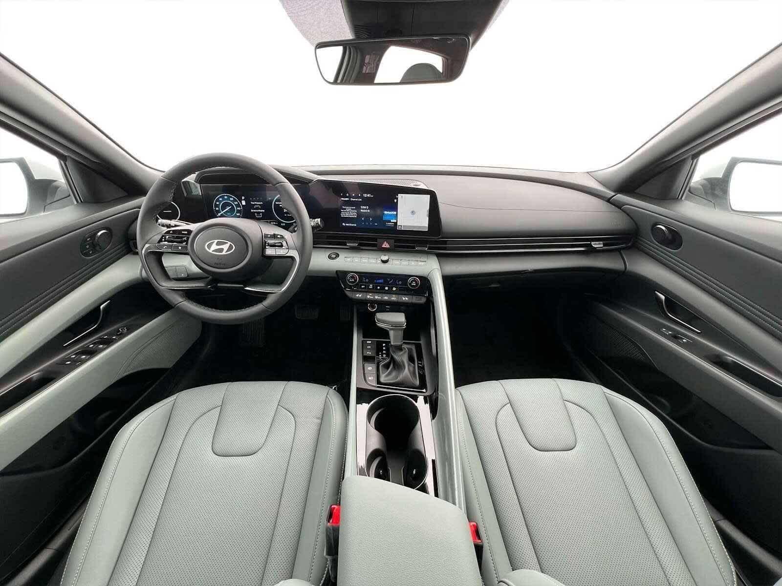 Thumbnail: 2025 Hyundai Elantra - 13