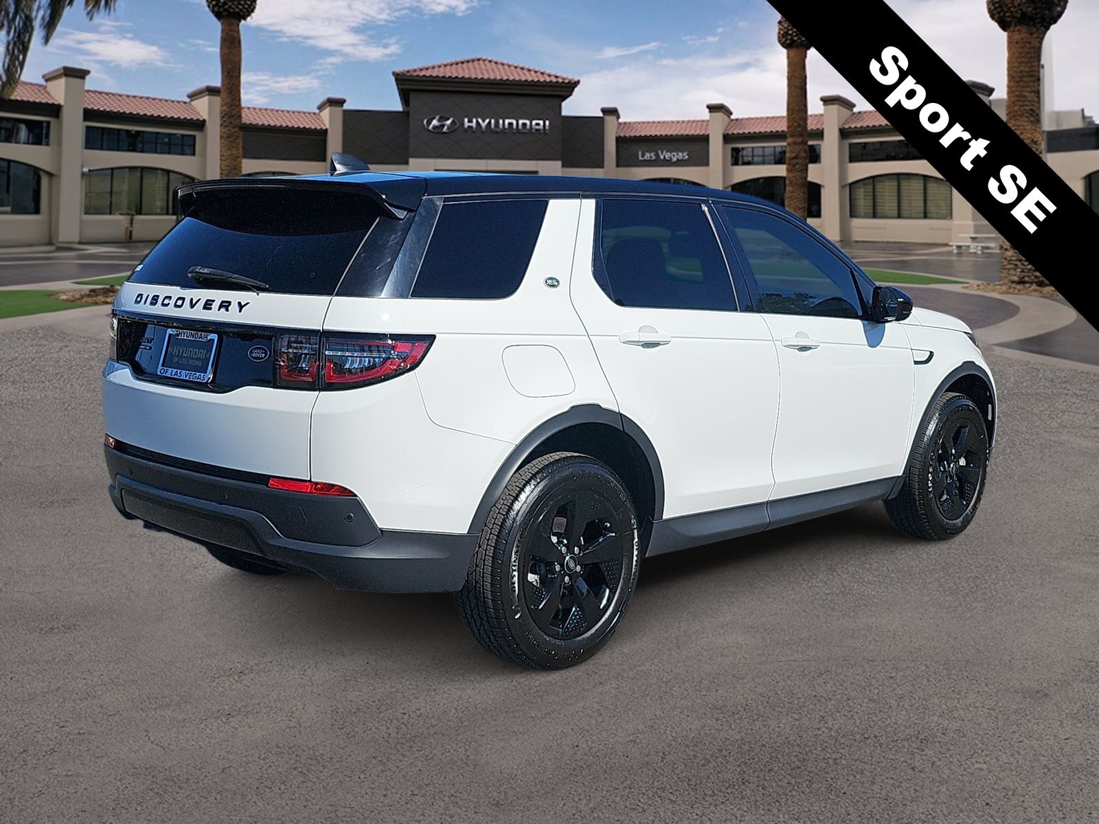 Thumbnail: 2020 Land Rover Discovery Sport - 8
