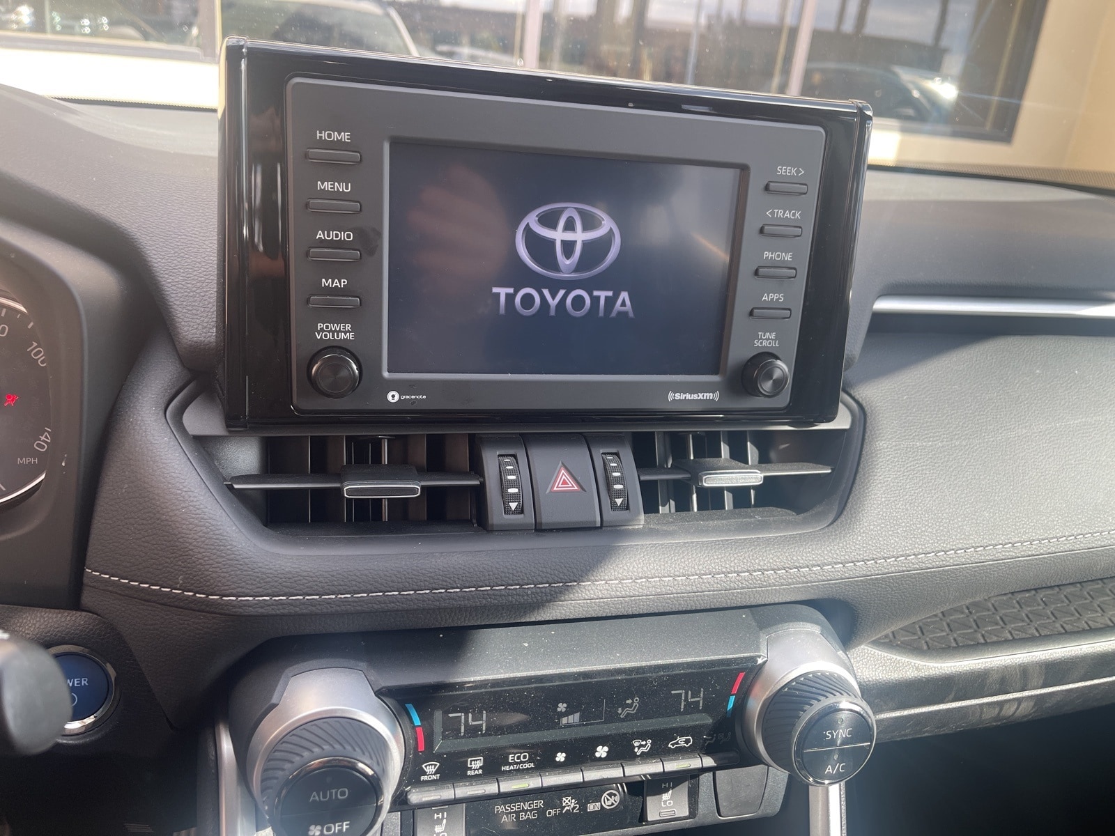 Thumbnail: 2022 Toyota RAV4 - 7