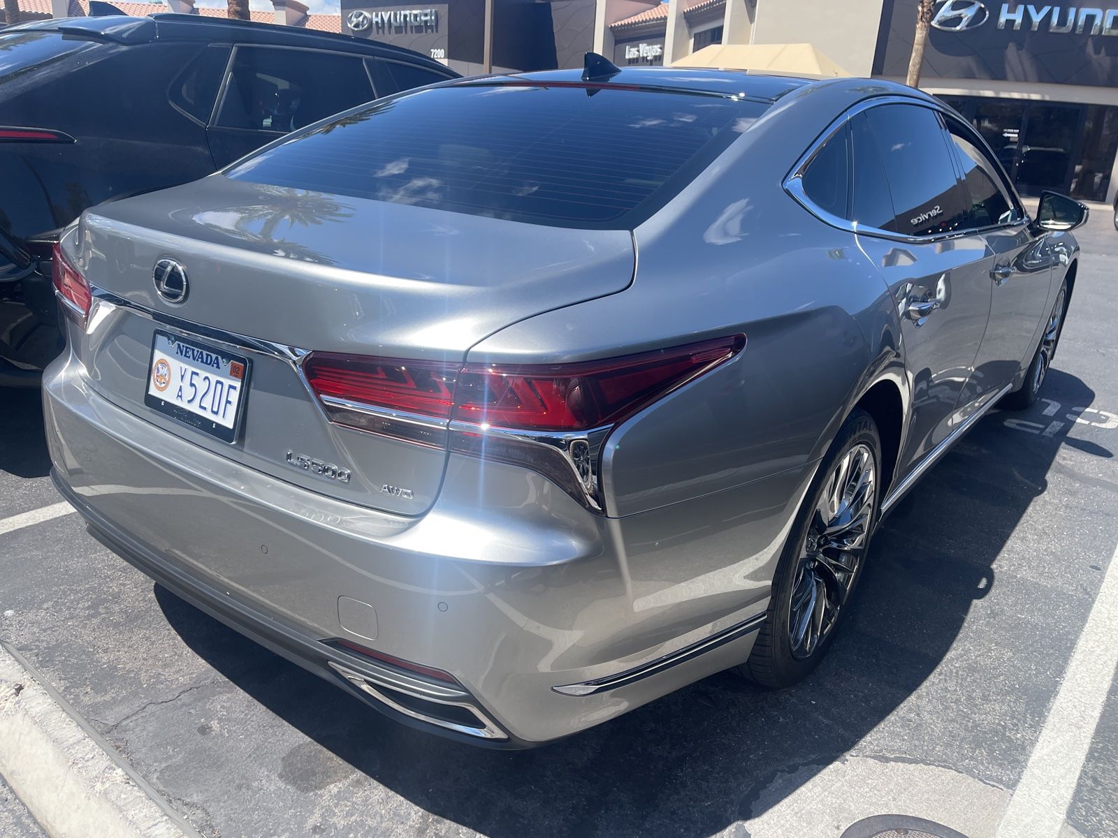 Thumbnail: 2019 Lexus LS - 9