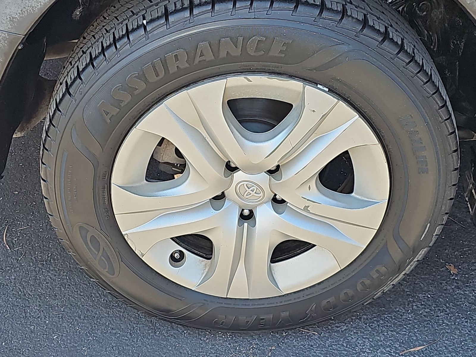 Thumbnail: 2014 Toyota RAV4 - 13
