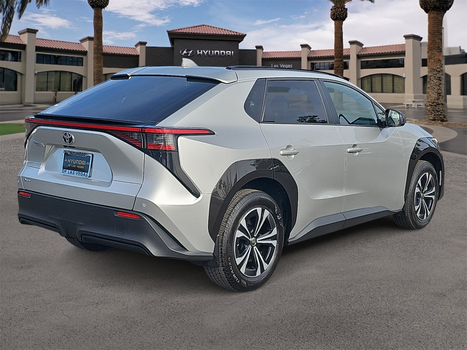 Thumbnail: 2024 Toyota bZ4X - 8