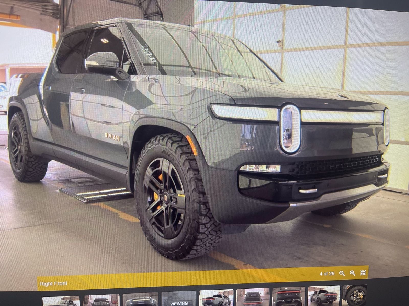 Thumbnail: 2022 Rivian R1T - 3