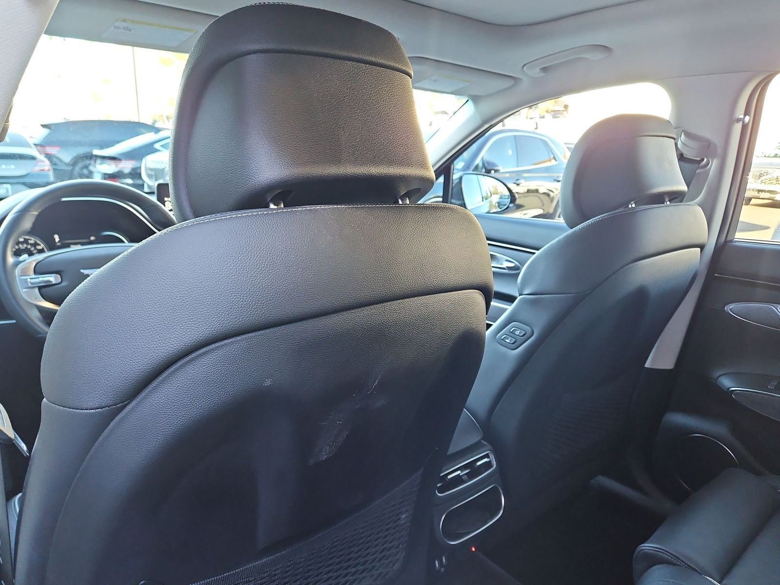 Thumbnail: 2022 Genesis GV70 - 15