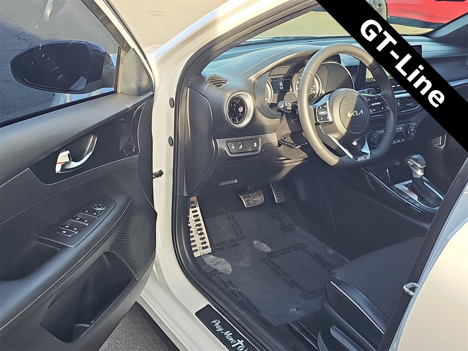 Thumbnail: 2023 Kia Forte - 10