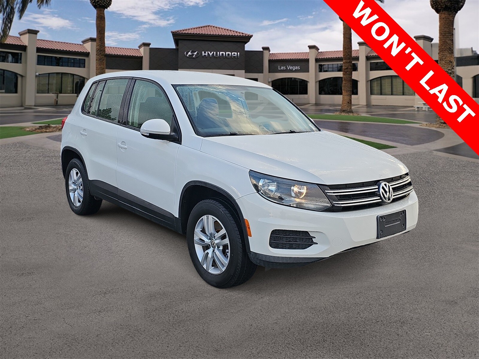 Thumbnail: 2013 Volkswagen Tiguan - 2