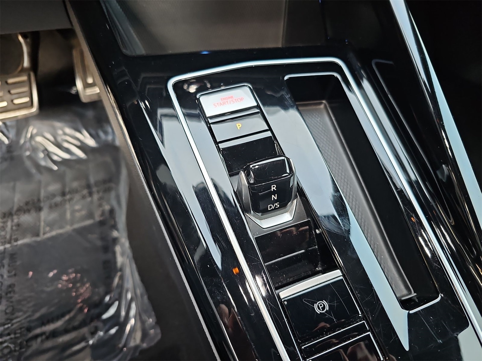 Thumbnail: 2024 Volkswagen Golf - 21