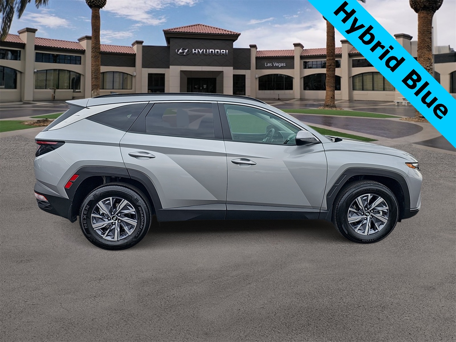 Thumbnail: 2023 Hyundai Tucson - 9