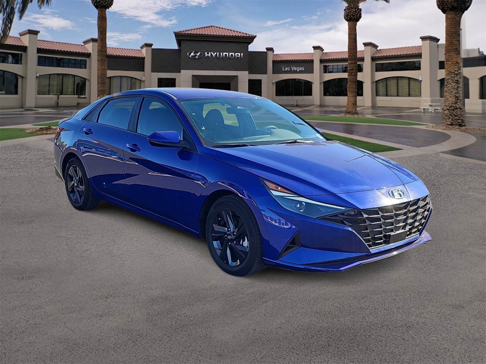 2022 Hyundai Elantra SEL Convenience photo 2