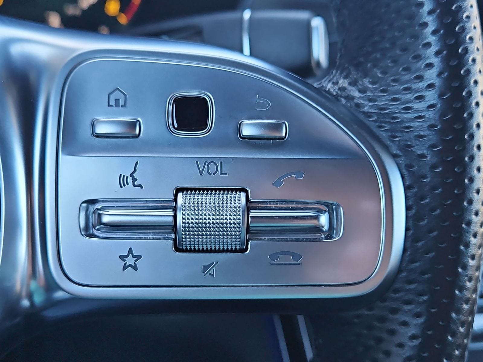 Thumbnail: 2022 Mercedes-Benz GLC - 30