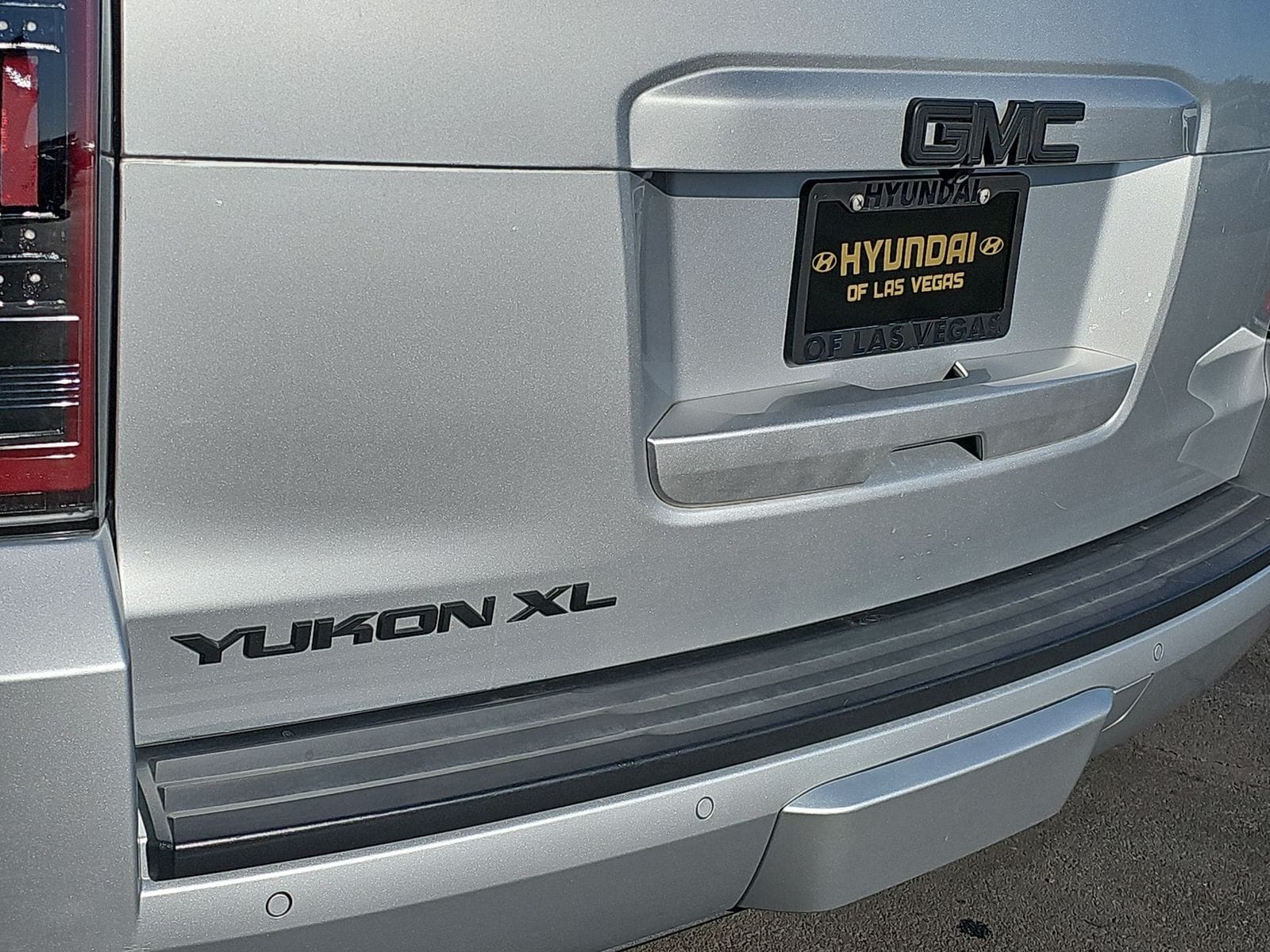 Thumbnail: 2017 GMC Yukon XL - 12