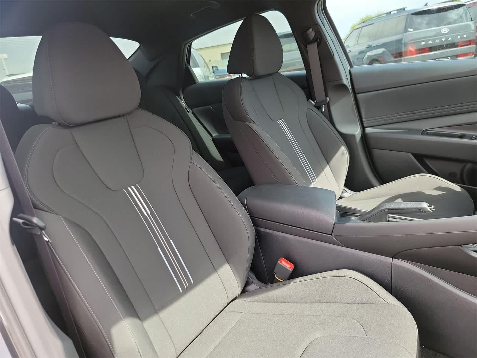 Thumbnail: 2025 Hyundai Elantra - 18