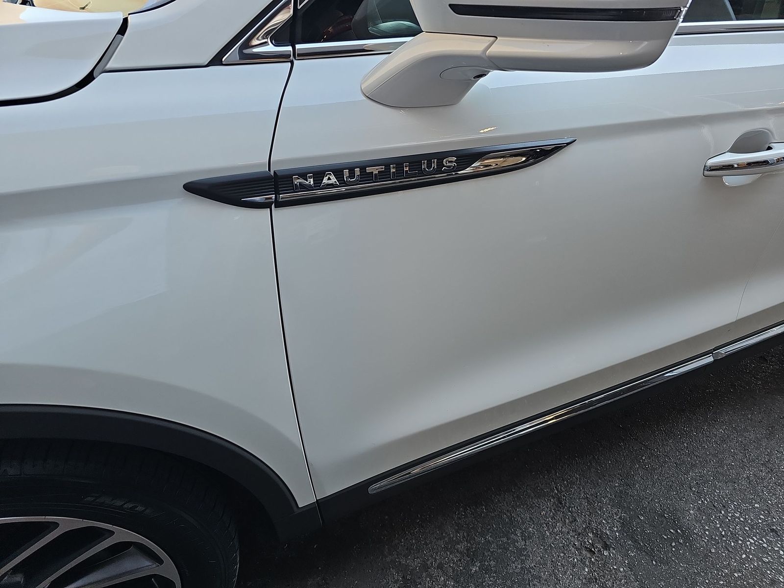 Thumbnail: 2020 Lincoln Nautilus - 11