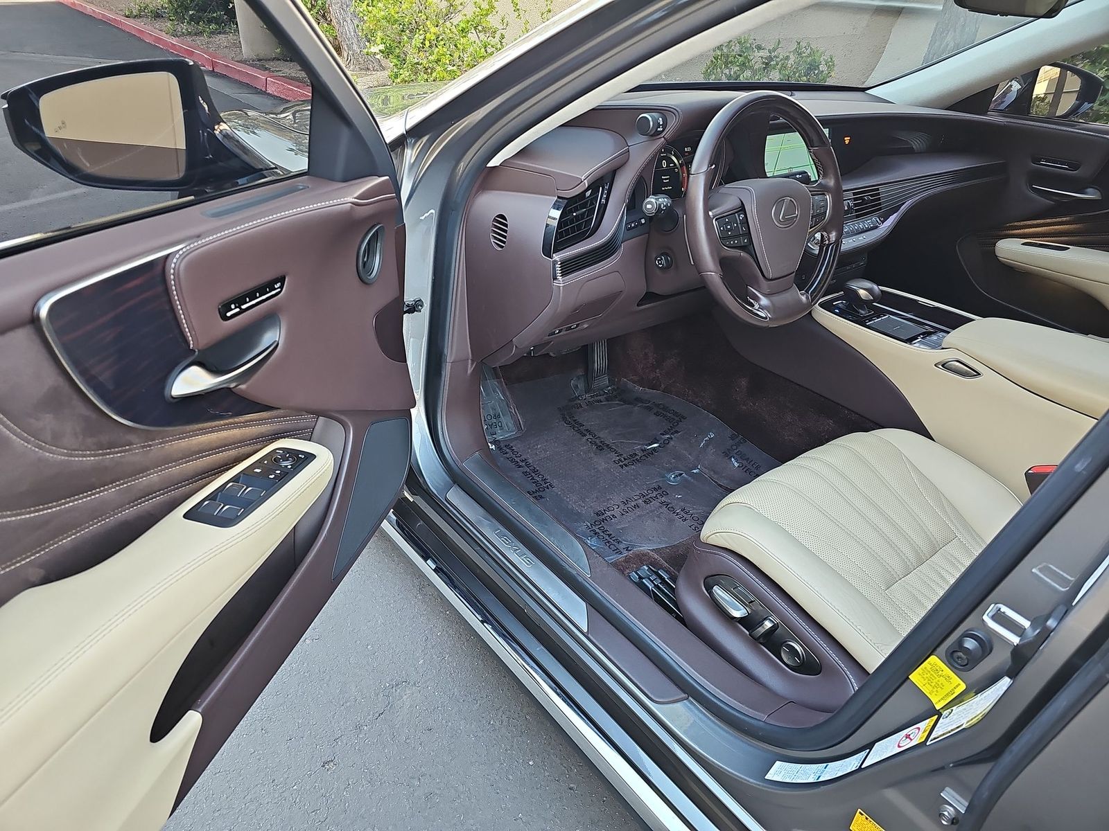 Thumbnail: 2019 Lexus LS - 10