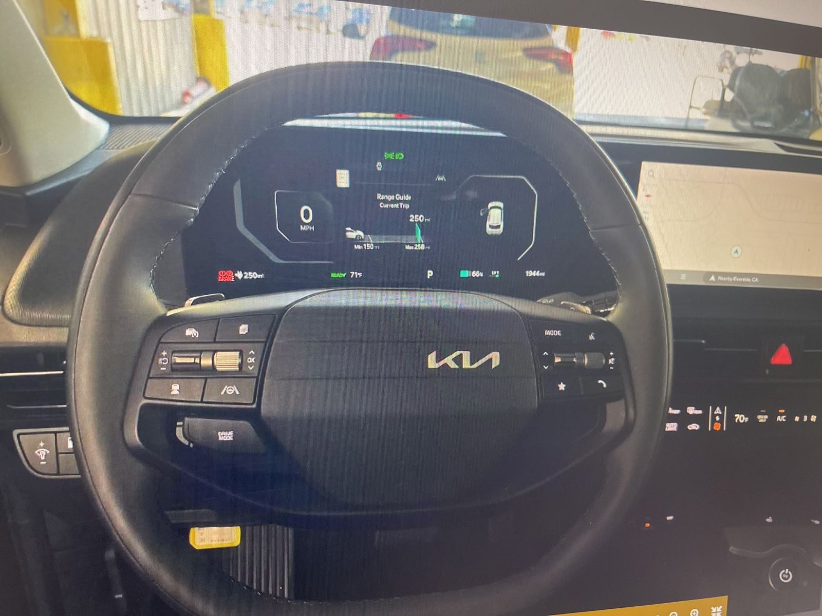 Thumbnail: 2025 Kia EV6 - 9
