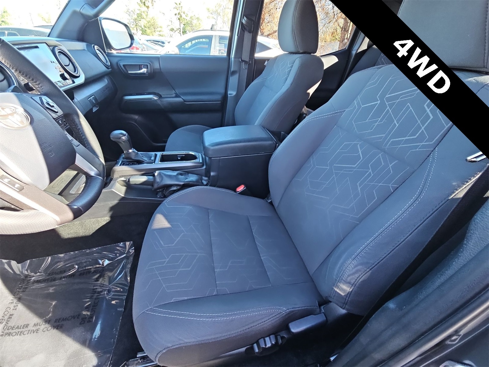 Thumbnail: 2018 Toyota Tacoma - 15