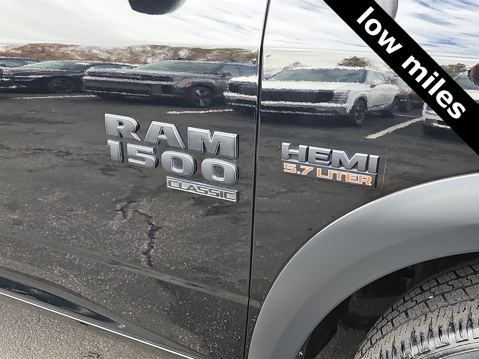 Thumbnail: 2020 RAM 1500 Classic - 11