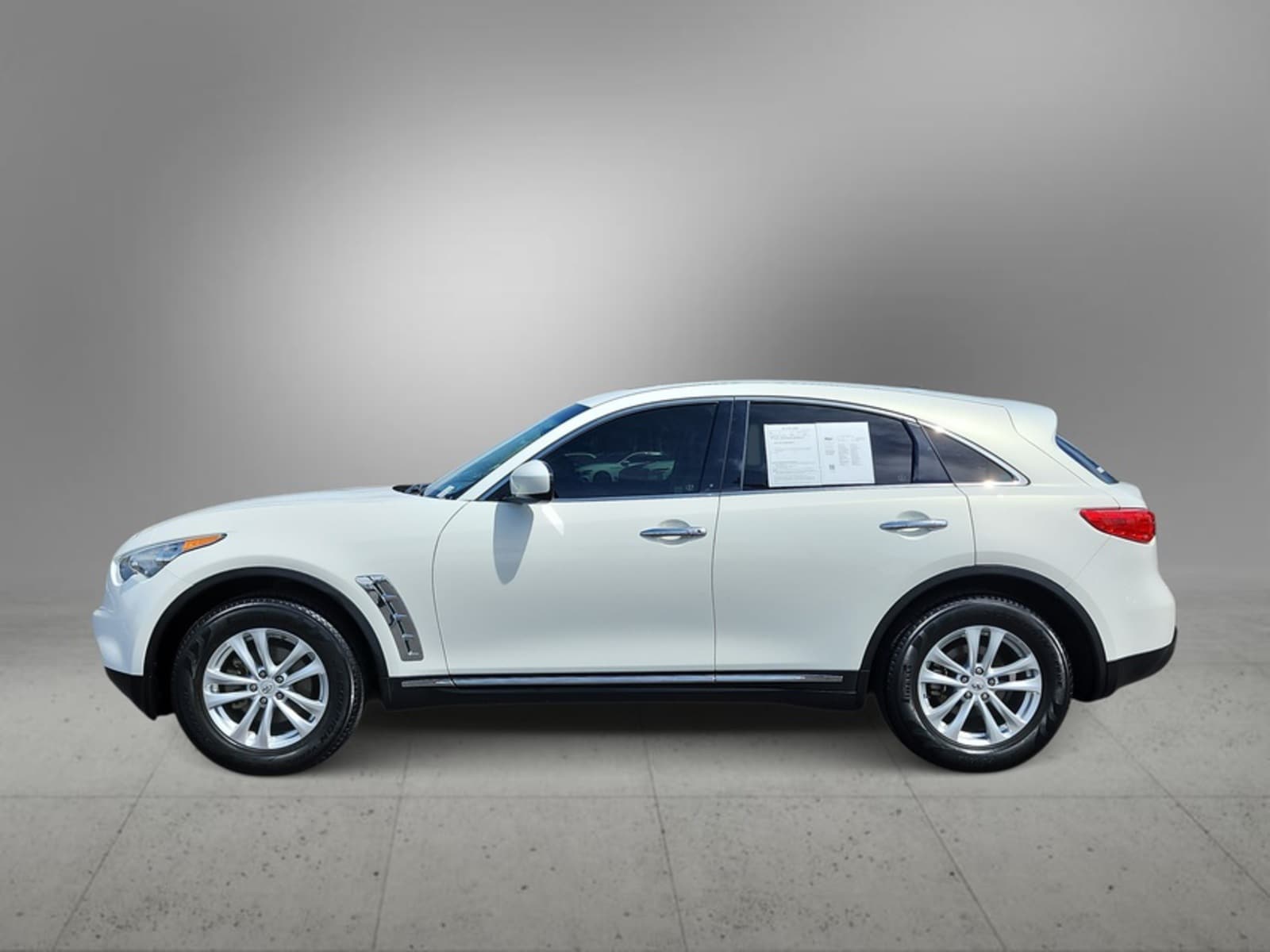 Thumbnail: 2011 INFINITI FX35 - 6