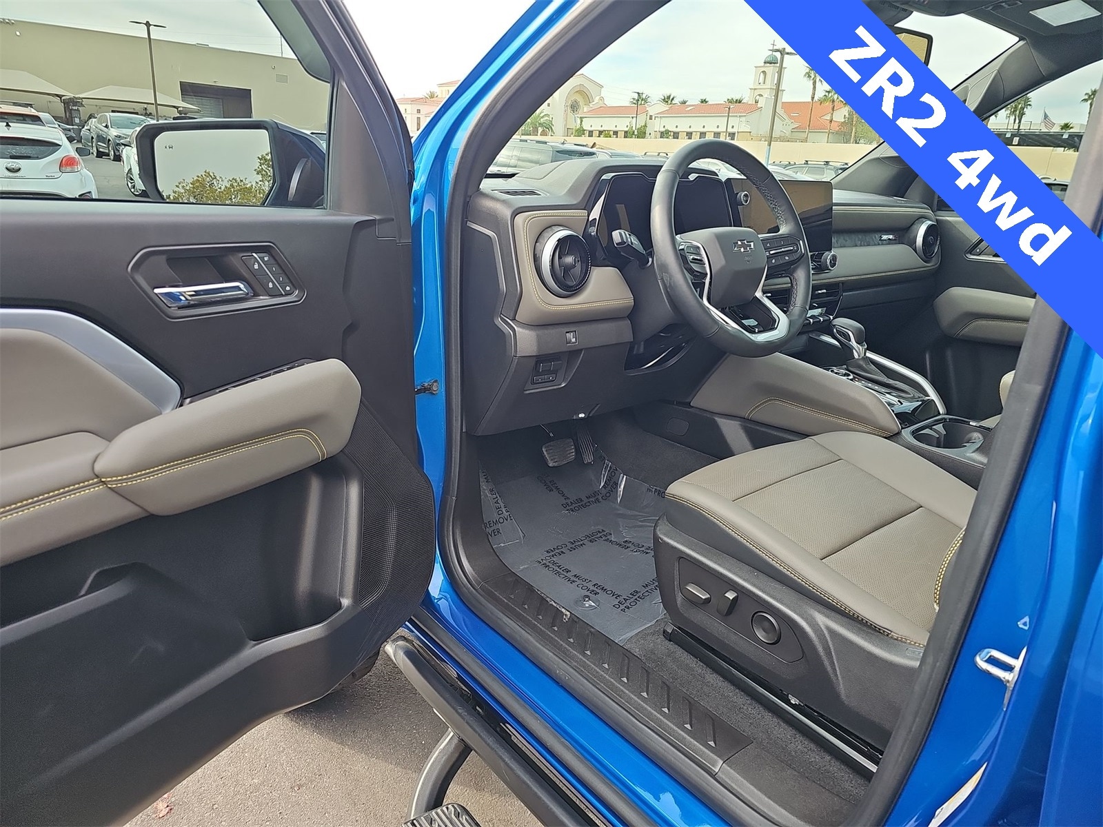 Thumbnail: 2023 Chevrolet Colorado - 10