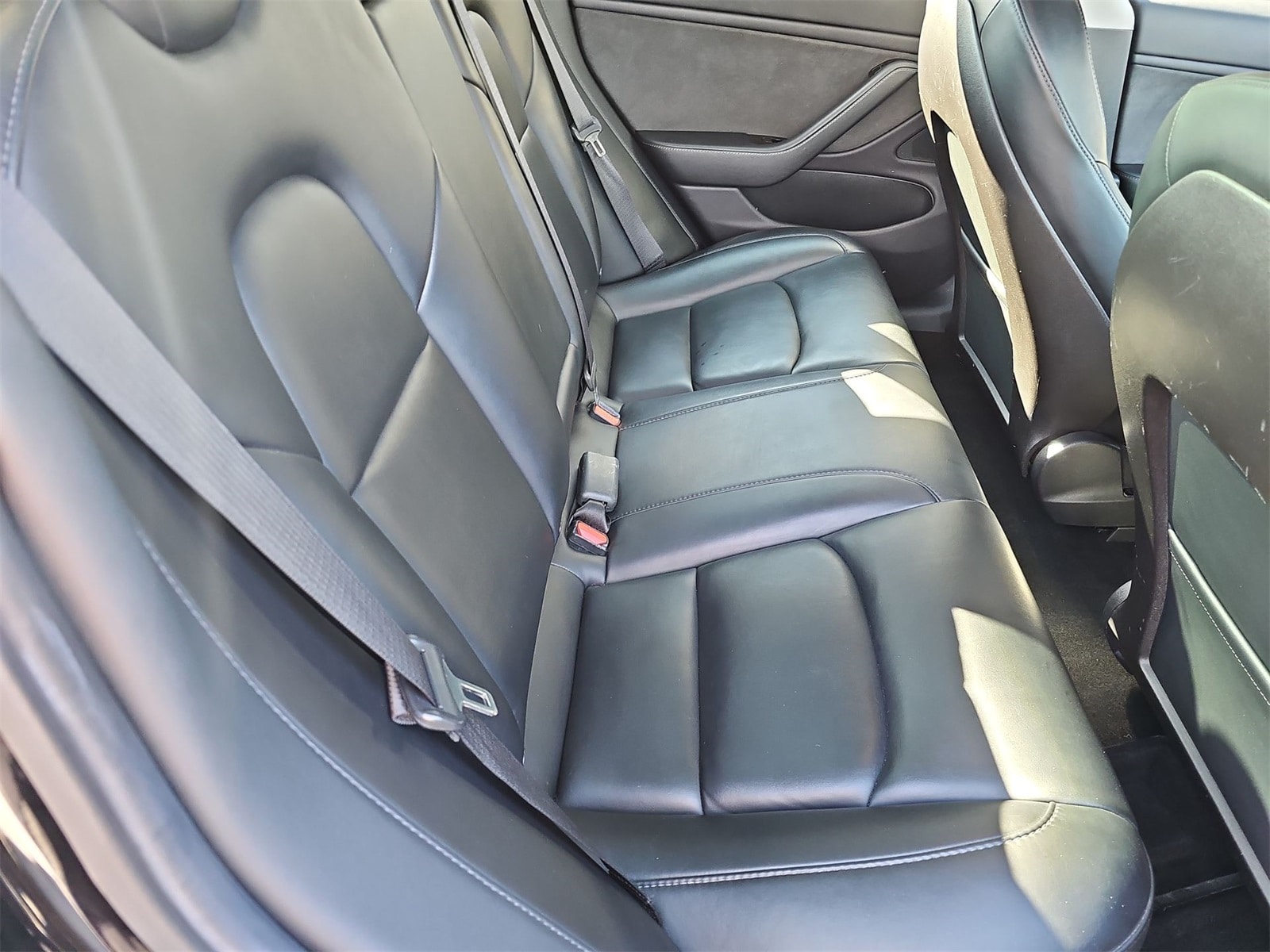 Thumbnail: 2019 Tesla Model 3 - 17