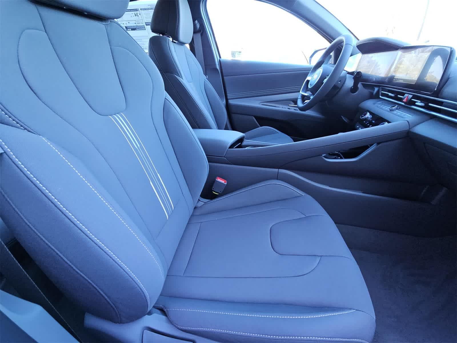 Thumbnail: 2025 Hyundai Elantra - 18