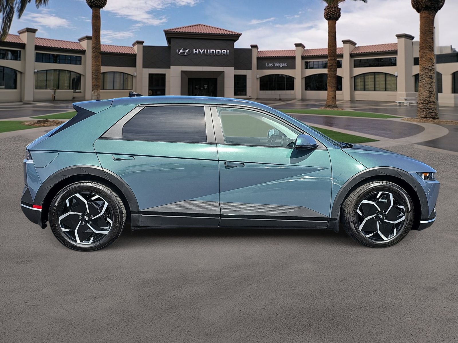 Thumbnail: 2023 Hyundai Ioniq 5 - 9