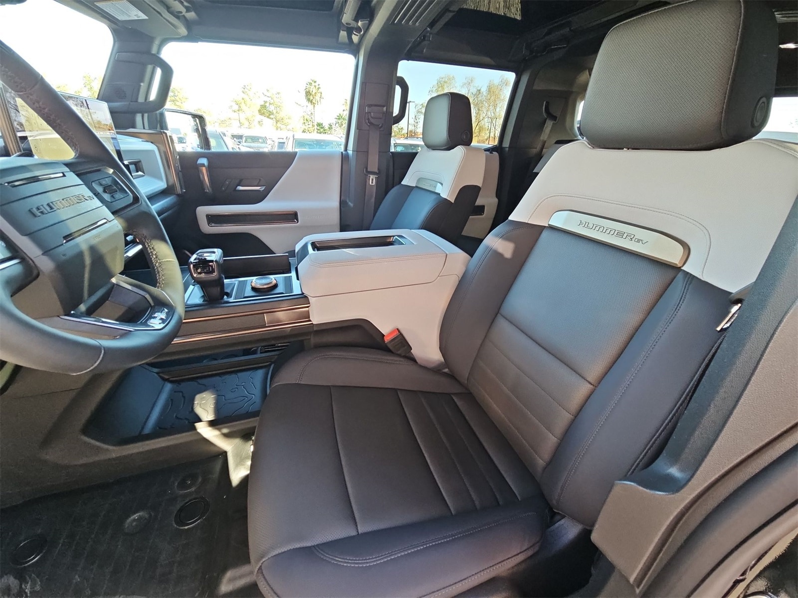 Thumbnail: 2025 GMC Hummer EV - 15