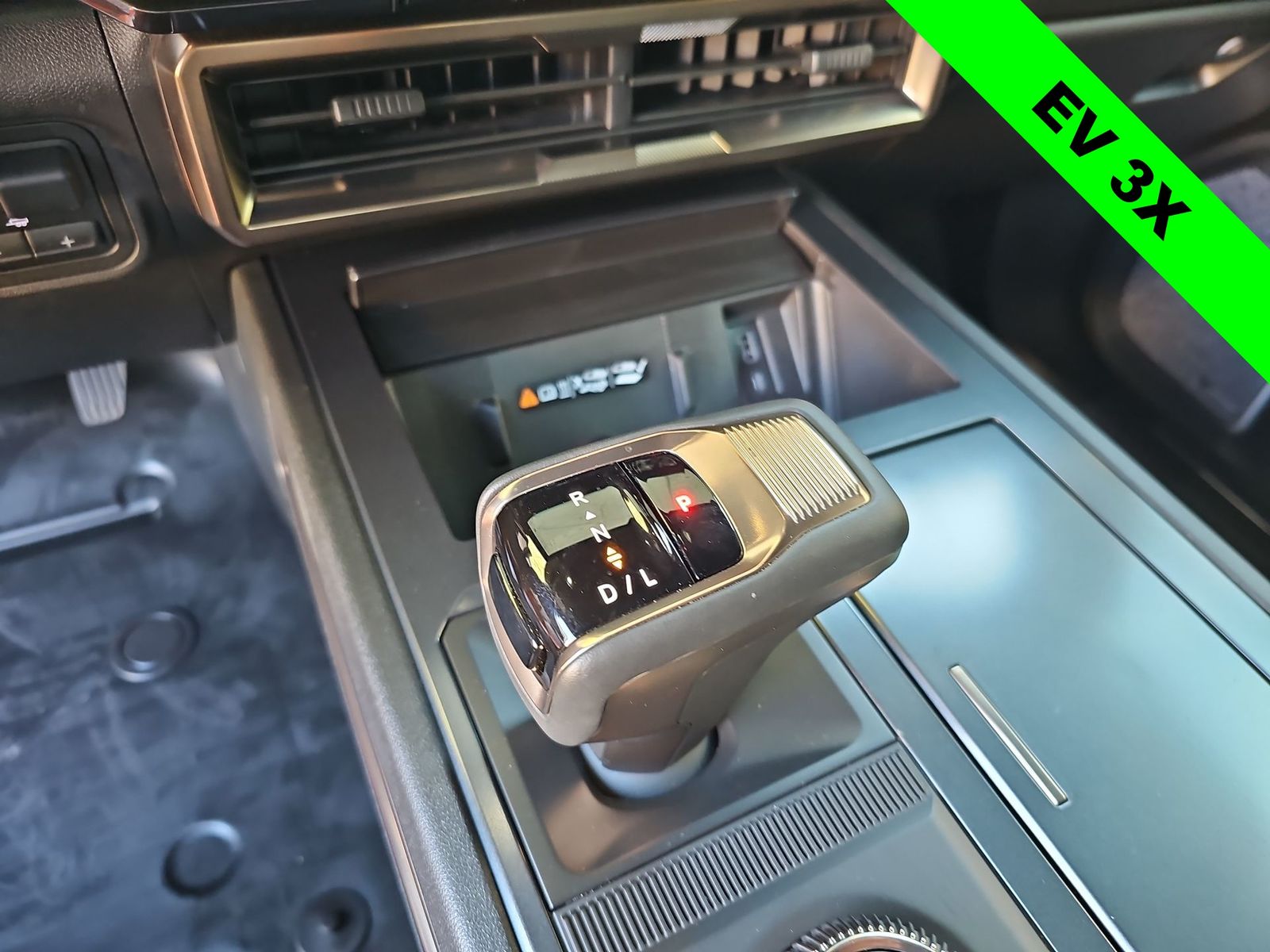 Thumbnail: 2024 GMC Hummer EV - 21