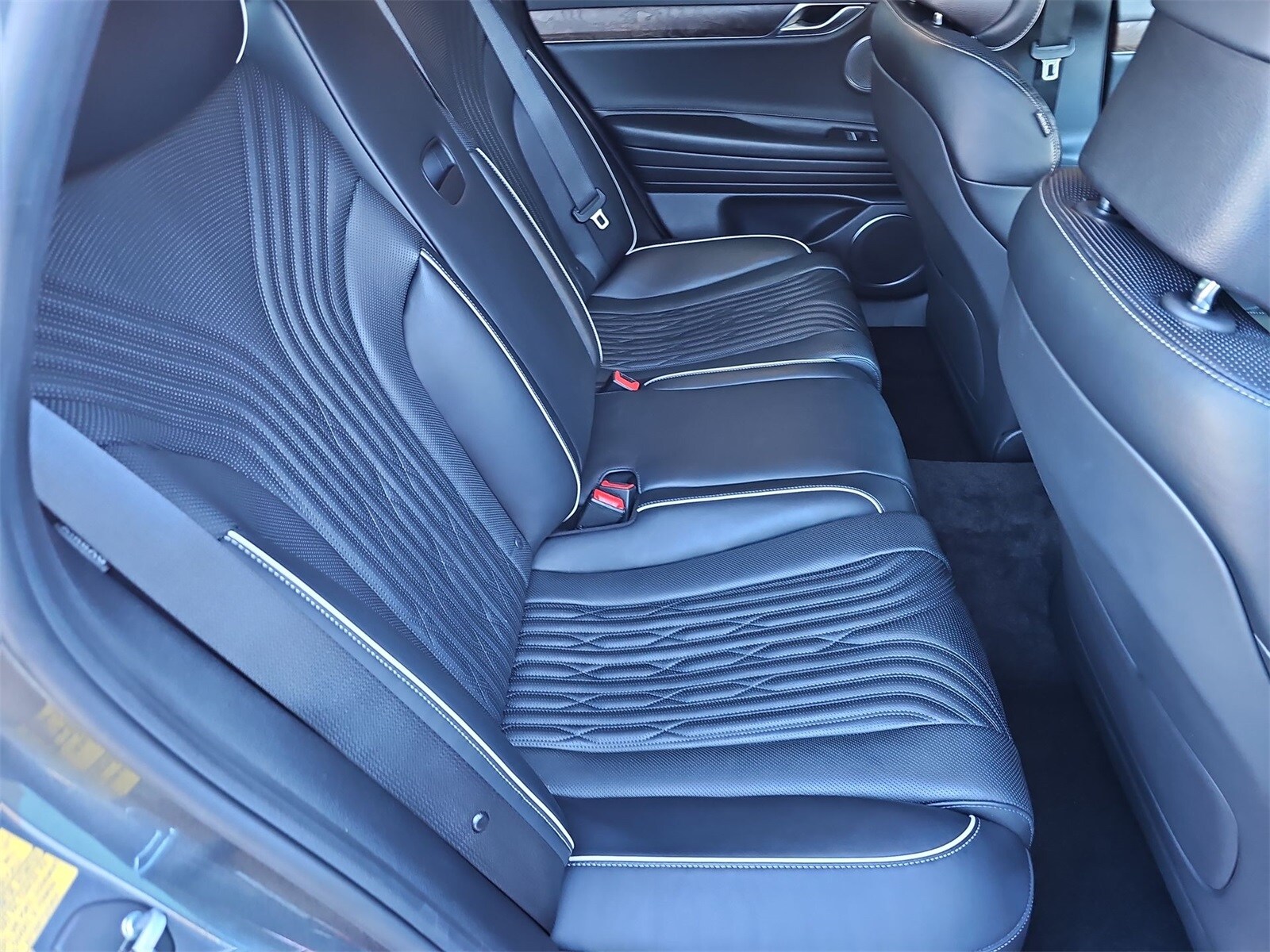 Thumbnail: 2021 Genesis G80 - 17