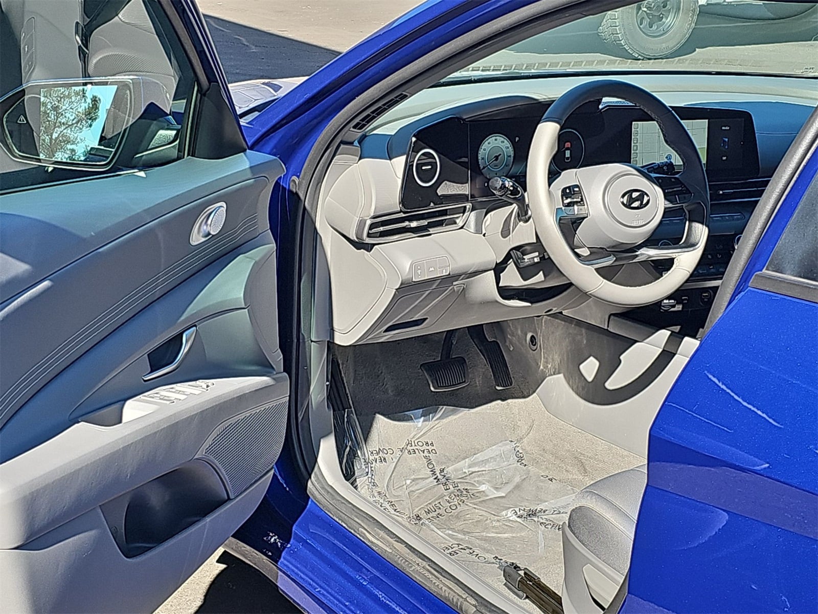 Thumbnail: 2023 Hyundai Elantra - 10