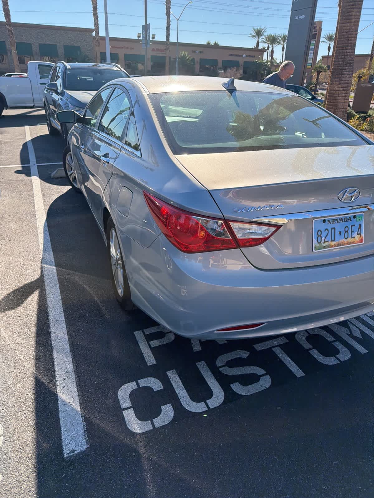 Thumbnail: 2011 Hyundai Sonata - 9