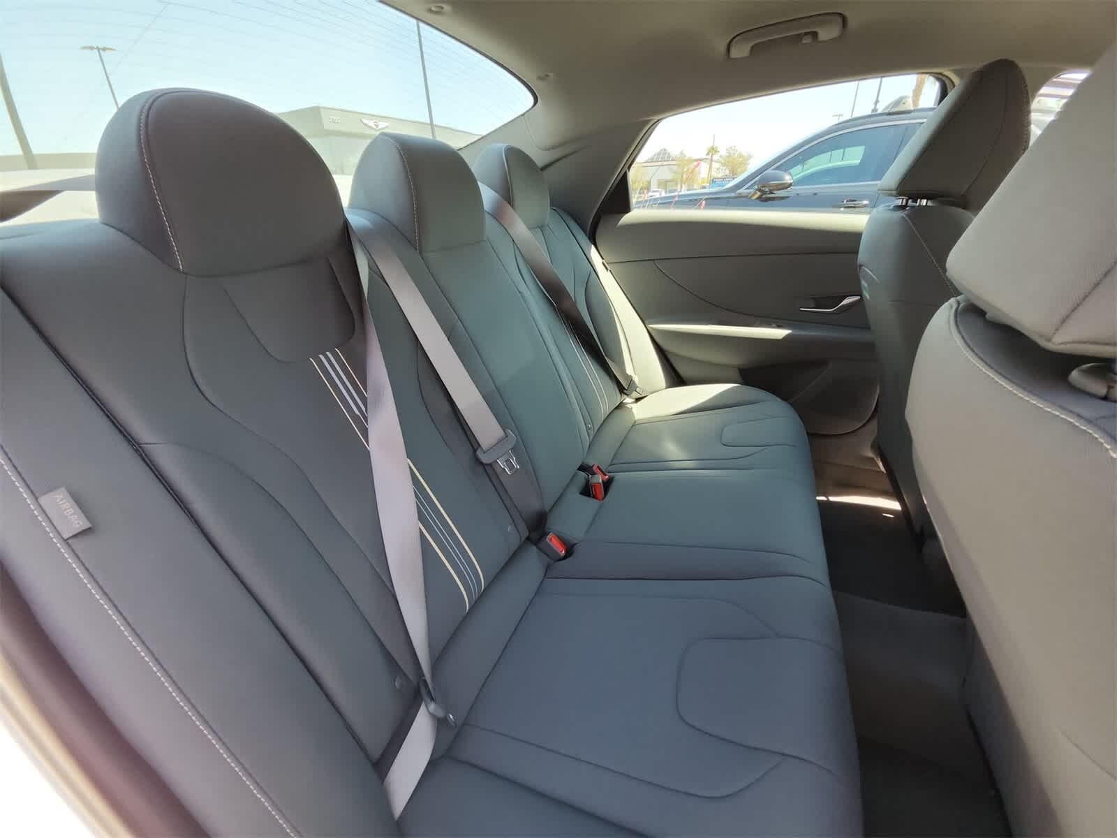 Thumbnail: 2025 Hyundai Elantra - 17