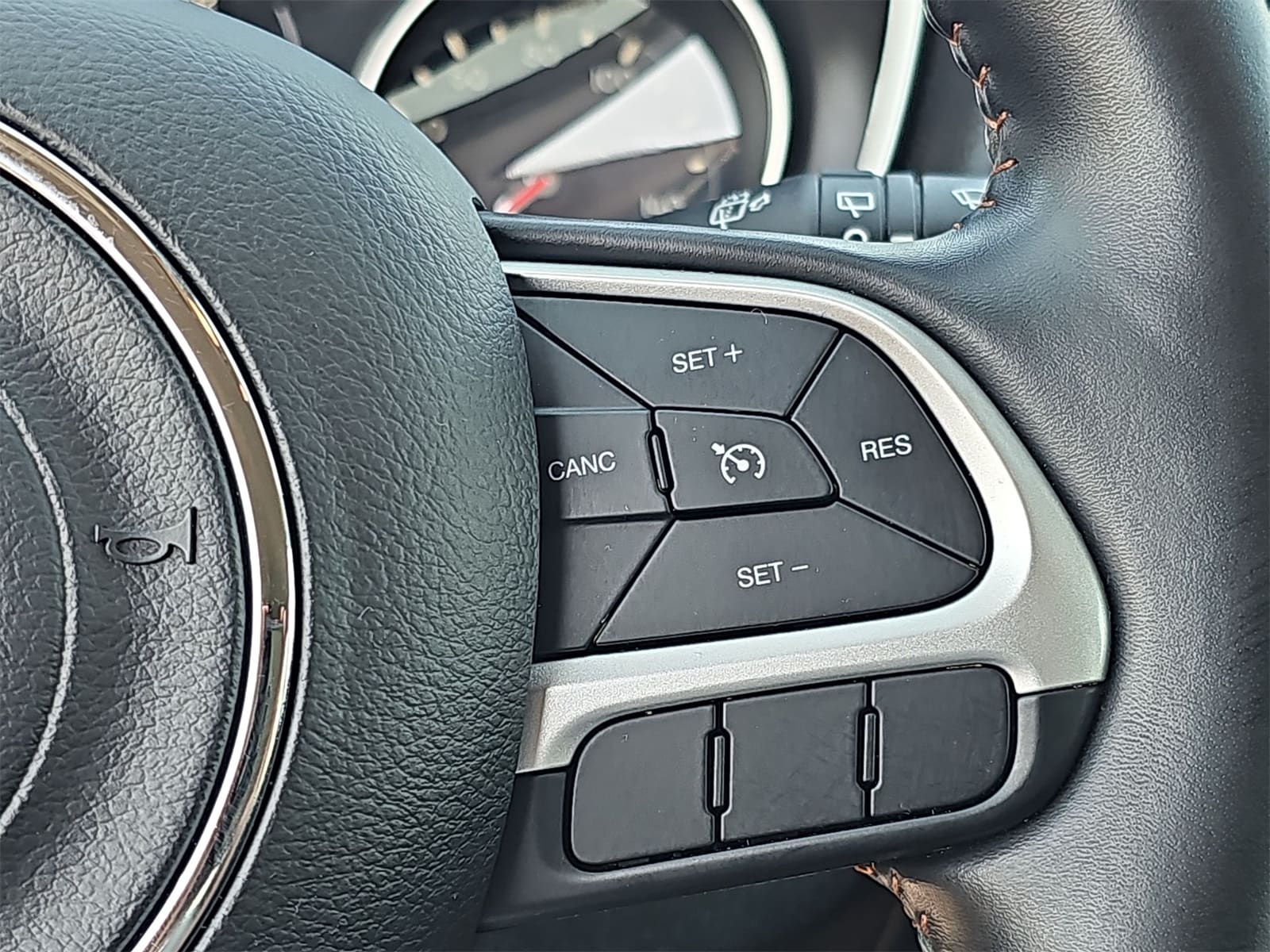 Thumbnail: 2020 Jeep Compass - 26