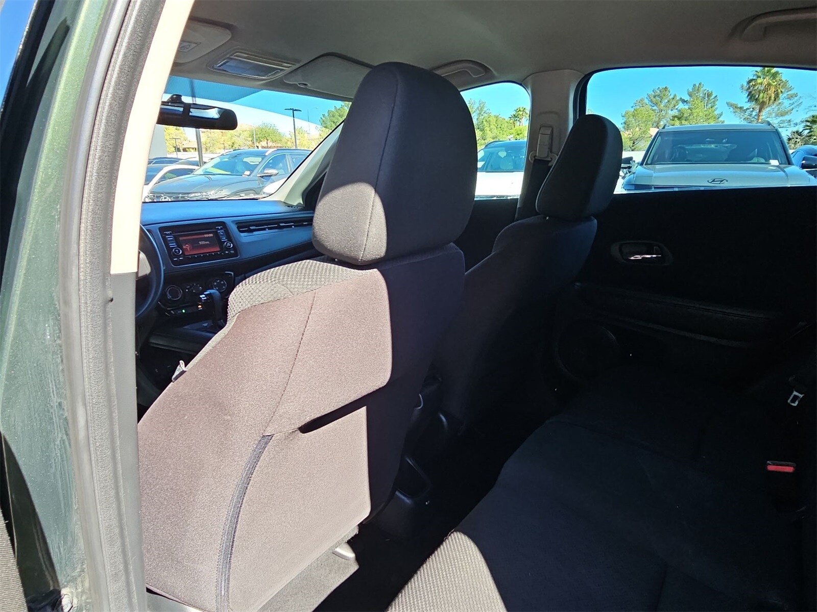 Thumbnail: 2016 Honda HR-V - 16