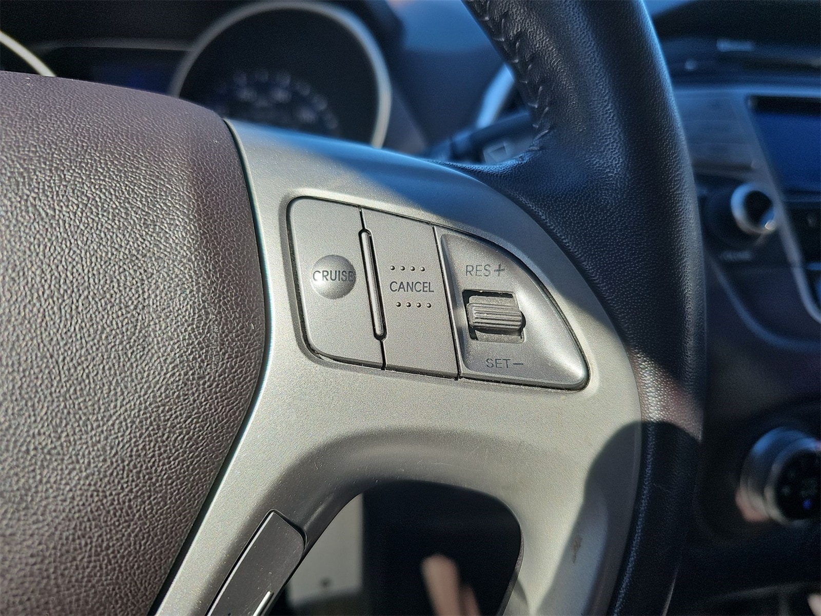 Thumbnail: 2013 Hyundai Tucson - 25