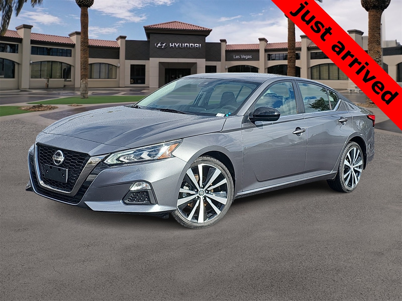 2022 Nissan Altima SR