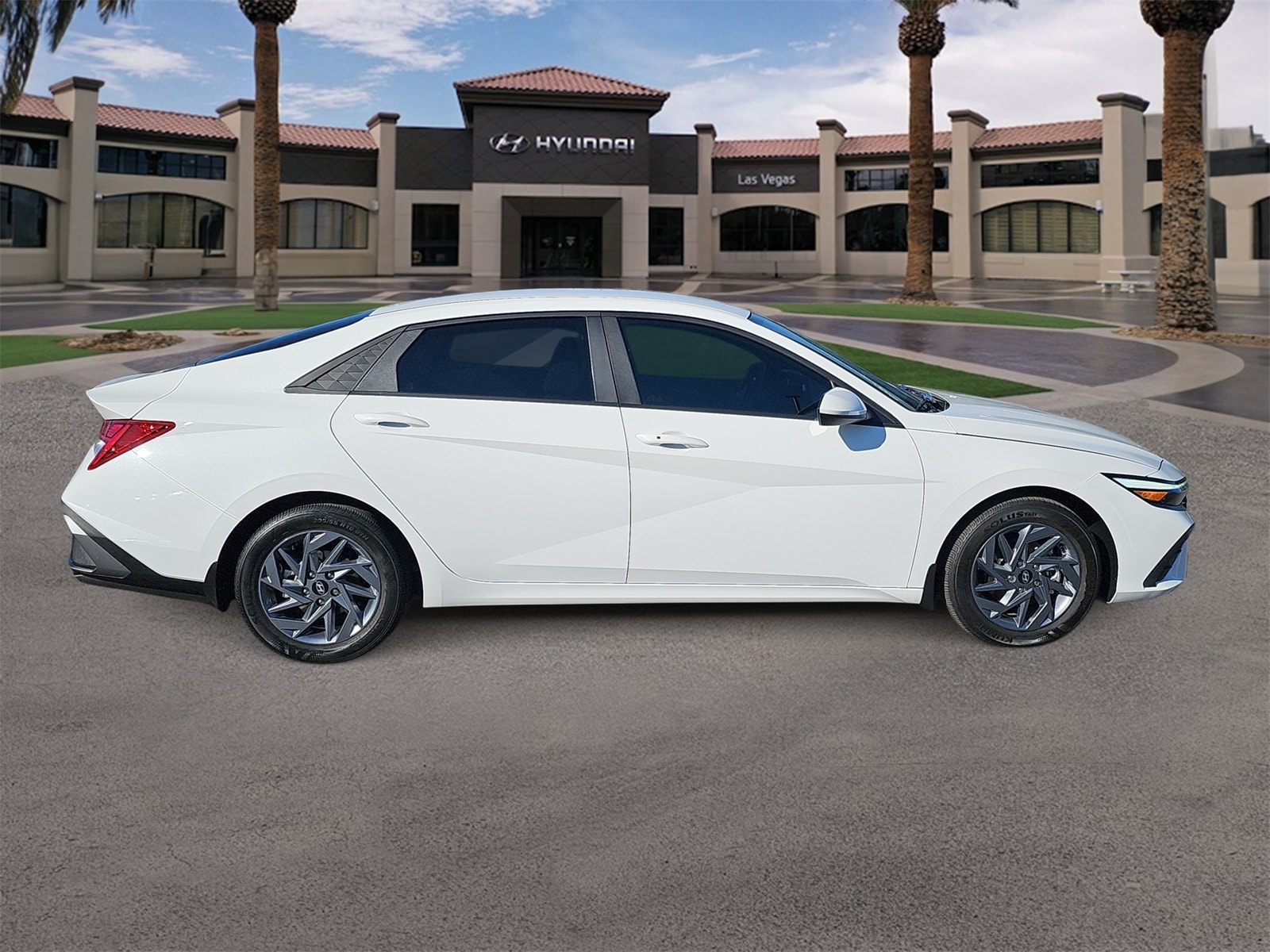 Thumbnail: 2024 Hyundai Elantra - 9