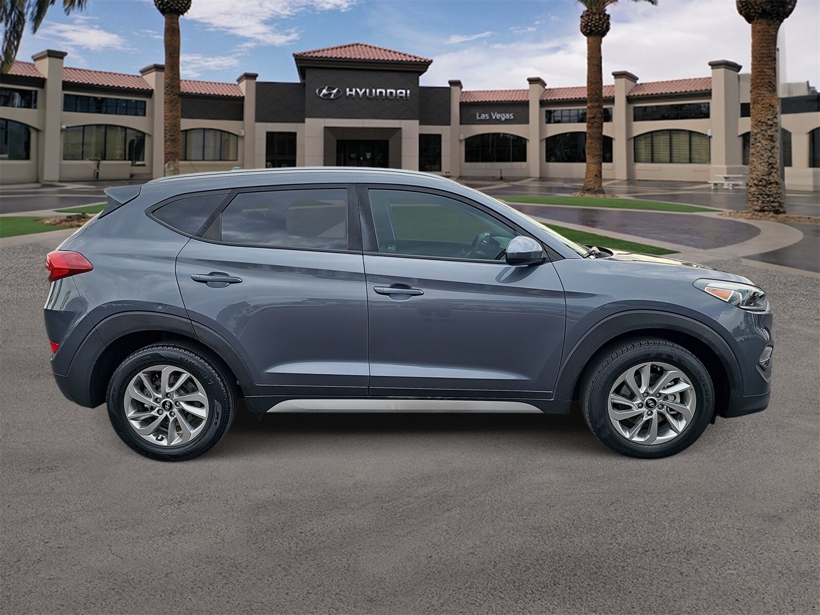 Thumbnail: 2017 Hyundai Tucson - 9