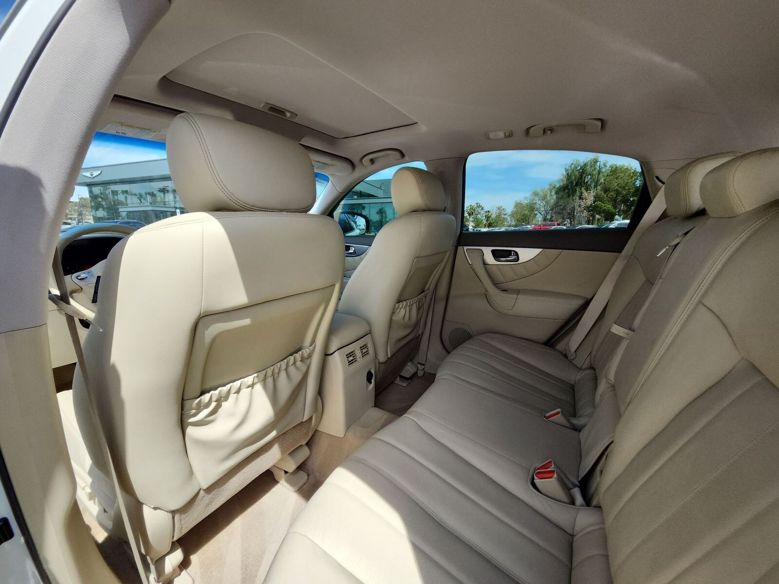 Thumbnail: 2011 INFINITI FX35 - 17